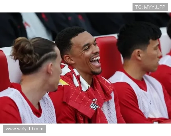 特伦特·亚历山大-阿诺德：从青年才俊到利物浦传奇右后卫的成长之路