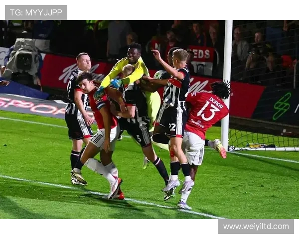 曼联迎战豪门强敌，激战四起上演经典对决，赛季关键时刻再度碰撞