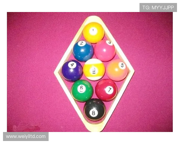 台球技巧与策略全面解析，提升击球水平的必备指南