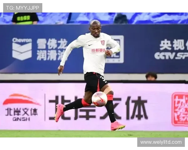 武汉三镇鏖战成都蓉城强强对决再掀中超赛季巅峰激情